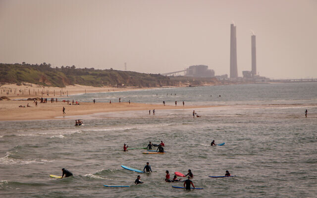 File: A beach in Ashkelon, on March 29, 2022. (Gershon Elinson/Flash90) File: A beach in Ashkelon, on March 29, 2022. (Gershon Elinson/Flash90)