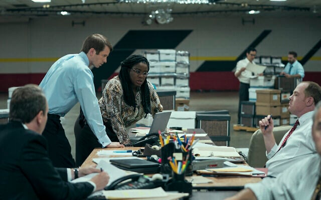 (L to R) Tyler Ritter as John Brownlee, Uzo Aduba as Edie in episode 5 of 'Painkiller.' (Keri Anderson/Netflix © 2023)