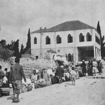 Palestinian Arab refugees leave Ramle after its capture by Israel, July 1948. (Public domain)