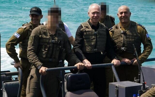 Defense Minister Yoav Gallant (C) Admiral of the Navy, Vice Adm. David Sa'ar Salama (R) at the Shayetet 13 base on August 16, 2023 (Ariel Hermoni/Defense Ministry) Defense Minister Yoav Gallant (C) Admiral of the Navy, Vice Adm. David Sa'ar Salama (R) at the Shayetet 13 base on August 16, 2023 (Ariel Hermoni/Defense Ministry)