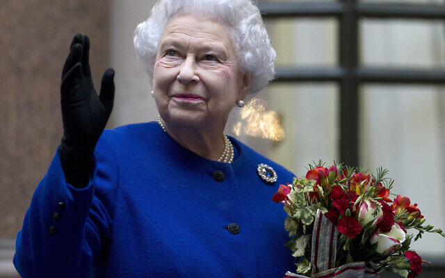 In this Tuesday, Dec. 18, 2012 file photo, Britain's Queen Elizabeth II looks up and waves to members of staff of The Foreign and Commonwealth Office as she ends an official visit which is part of her Jubilee celebrations in London. (AP/Alastair Grant Pool, File) In this Tuesday, Dec. 18, 2012 file photo, Britain's Queen Elizabeth II looks up and waves to members of staff of The Foreign and Commonwealth Office as she ends an official visit which is part of her Jubilee celebrations in London. (AP/Alastair Grant Pool, File)