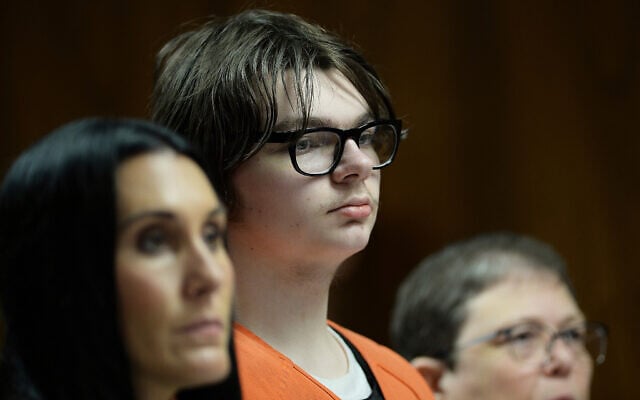 FILE -Ethan Crumbley stands with his attorneys, Paulette Loftin and Amy Hopp, during his hearing at Oakland County Circuit Court, in Pontiac, Michigan, August 1, 2023. (Clarence Tabb Jr./Detroit News via AP, Pool, File) FILE -Ethan Crumbley stands with his attorneys, Paulette Loftin and Amy Hopp, during his hearing at Oakland County Circuit Court, in Pontiac, Michigan, August 1, 2023. (Clarence Tabb Jr./Detroit News via AP, Pool, File)