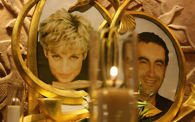 A permanent memorial to Diana, Princess of Wales and Dodi al-Fayed is pictured in the Harrods store in London, 31 August 2006, on the ninth anniversary of their death. (John D. McHugh/AFP)