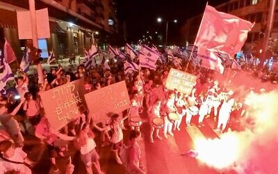 Protesters march against the coalition's judicial overhaul legislation in Tel Aviv, September 2, 2023. (sha_b_p)