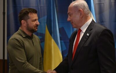 Prime Minister Benjamin Netanyahu (R) and Ukrainian President Volodymr Zelensky meet on the UN General Assembly sidelines on September 19, 2023. (Avi Ohayon/GPO)