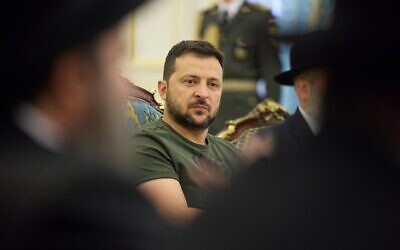 Ukrainian President Volodymyr Zelensky meets local Jewish leader ahead of Rosh Hashana, September 14, 2023 (FJCU)