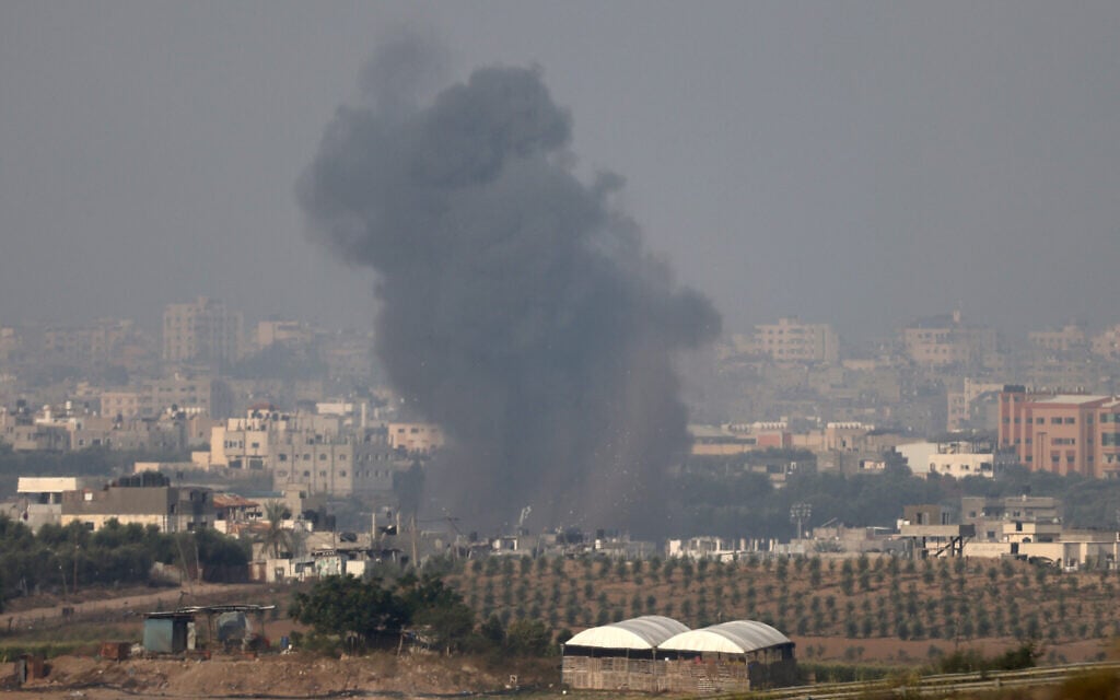This picture taken from Israel's southern city of Sderot shows smoke billowing over the northern Gaza Strip during Israeli airstrikes on October 22, 2023 (JACK GUEZ / AFP)