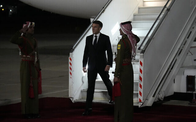 French President Emmanuel Macron arrives in Amman, Jordan on October 24, 2023 (Photo by Christophe Ena / POOL / AFP) French President Emmanuel Macron arrives in Amman, Jordan on October 24, 2023 (Photo by Christophe Ena / POOL / AFP)