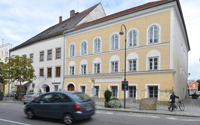 An exterior view of Adolf Hitler's birth house, front, in Braunau am Inn, Austria, on September 27, 2012. (AP Photo / Kerstin Joensson, File) An exterior view of Adolf Hitler's birth house, front, in Braunau am Inn, Austria, on September 27, 2012. (AP Photo / Kerstin Joensson, File)