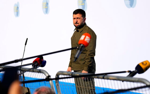 Ukraine's President Volodymyr Zelenskyy arrives at the Europe Summit in Granada, Spain, Oct. 5, 2023. (AP Photo/Manu Fernandez) Ukraine's President Volodymyr Zelenskyy arrives at the Europe Summit in Granada, Spain, Oct. 5, 2023. (AP Photo/Manu Fernandez)