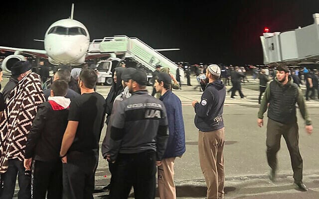 Rioters at the airport in Makhachkala, Dagestan, October 30, 2023, shout antisemitic slogans as they protest the arrival of an airliner coming from Tel Aviv, Israel. (AP) Rioters at the airport in Makhachkala, Dagestan, October 30, 2023, shout antisemitic slogans as they protest the arrival of an airliner coming from Tel Aviv, Israel. (AP)