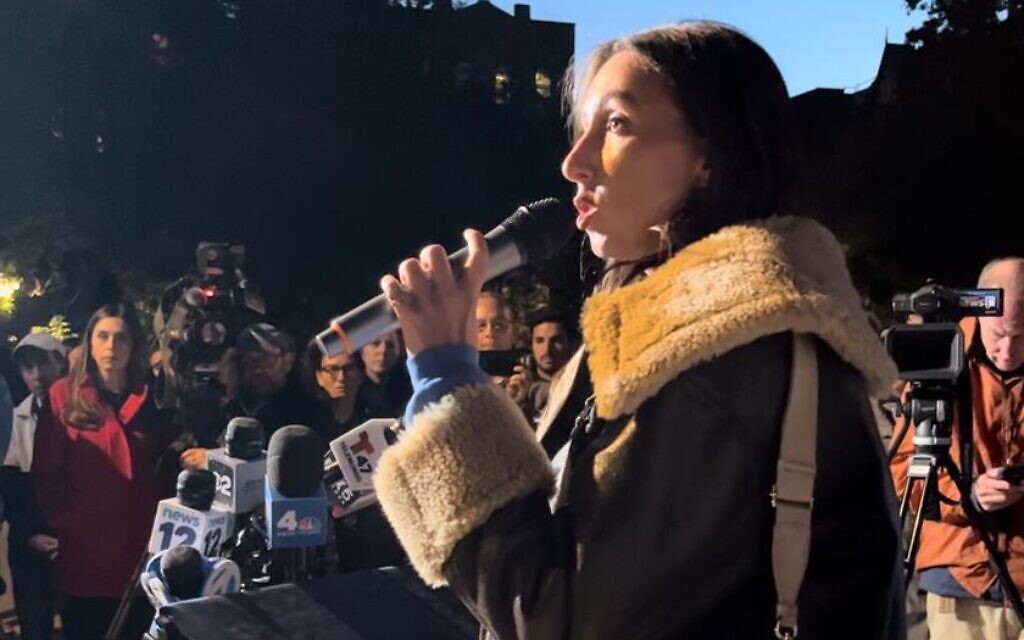 Zioness founder Amanda Berman at a vigil in New York City for victims of the October 7 Hamas atrocities. (Courtesy)