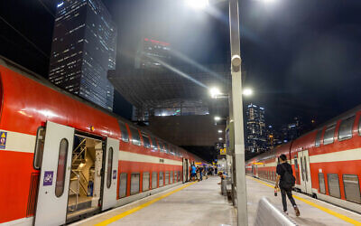 Israel Railways' HaShalom Station in Tel Aviv, August 15, 2023 (Yossi Aloni/Flash90)