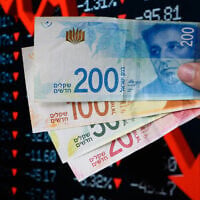 Illustrative: New Israeli shekel bills, September 24, 2023. (Hadar Youavian/ Flash90)