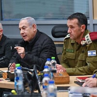 Defense Minister Yoav Gallant, Prime Minister Benjamin Netanyahu and IDF chief Herzi Halevi, October 23, 2023. (Kobi Gideon/GPO)