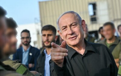Prime Minister Benjamin Netanyahu visits the Yahalom unit of the IDF's Combat Engineers, October 24, 2023 (Kobi Gideon / GPO)