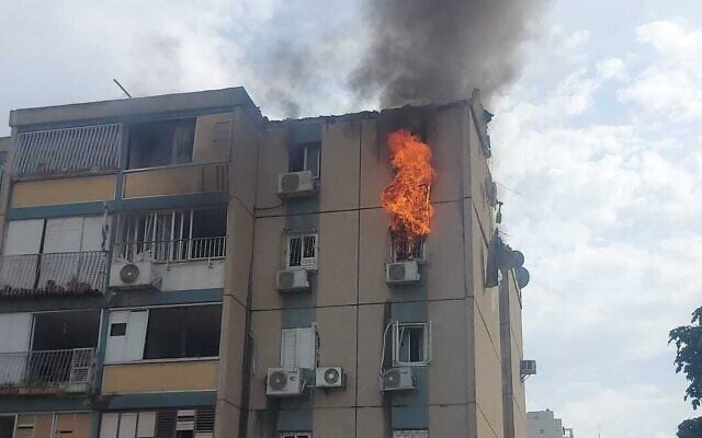 A building damaged in a rocket attack in Tel Aviv on October 27, 2023. (Courtesy)