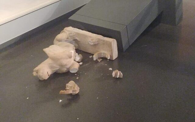A sculpture smashed by an American tourist at Jerusalem's Israel Museum due to what he said was a violation of the Bible, on Oct. 5, 2023 (Israel Museum) A sculpture smashed by an American tourist at Jerusalem's Israel Museum due to what he said was a violation of the Bible, on Oct. 5, 2023 (Israel Museum)