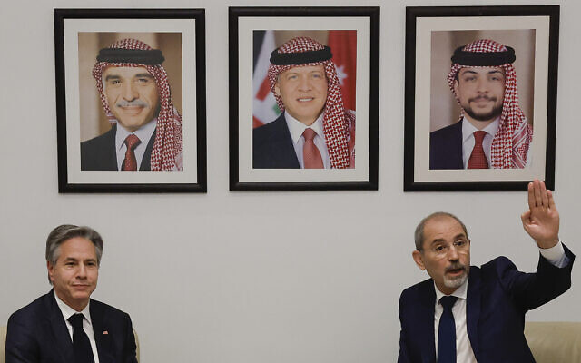 US Secretary of State Antony Blinken attends a meeting with Jordanian Deputy Prime Minister and Foreign Minister Ayman Safadi, during a day of meetings about the ongoing war between Israel and the Palestinian terror group Hamas, in Amman, Jordan, November 4, 2023. (Jonathan Ernst/Pool photo via AP) US Secretary of State Antony Blinken attends a meeting with Jordanian Deputy Prime Minister and Foreign Minister Ayman Safadi, during a day of meetings about the ongoing war between Israel and the Palestinian terror group Hamas, in Amman, Jordan, November 4, 2023. (Jonathan Ernst/Pool photo via AP)