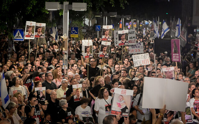 Thousands attend a rally in Tel Aviv calling for the release of Israelis held kidnapped by Hamas terrorists on November 11, 2023. (Photo by Avshalom Sassoni/Flash90)