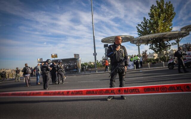 Israeli emergency services at the scene of a terror shooting attack in at the entrance to Jerusalem, November 30, 2023 (Chaim Goldberg/Flash90) Israeli emergency services at the scene of a terror shooting attack in at the entrance to Jerusalem, November 30, 2023 (Chaim Goldberg/Flash90)