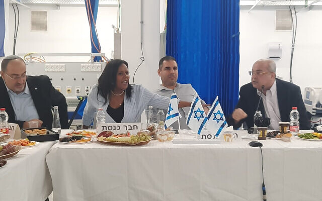National Unity MK Penina Tamano-Shata and Joint List MK Ahmad Tibi shout at each other during a hospital visit in Jerusalem, November 2, 2023 (Elana Maryles Sztokman) National Unity MK Penina Tamano-Shata and Joint List MK Ahmad Tibi shout at each other during a hospital visit in Jerusalem, November 2, 2023 (Elana Maryles Sztokman)