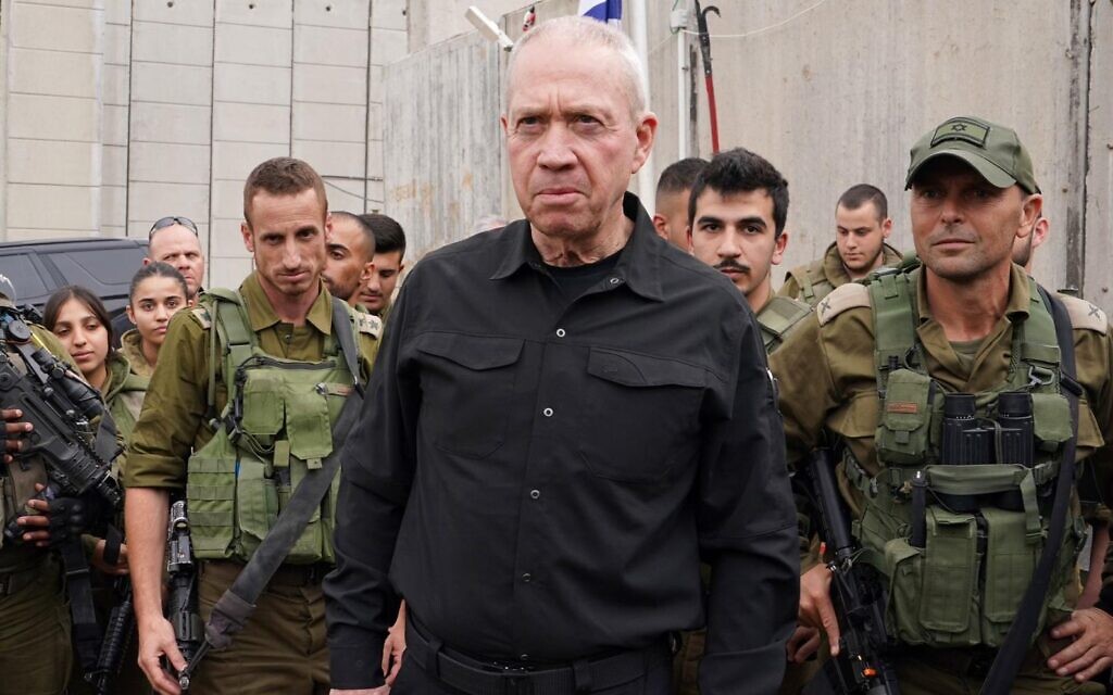 Defense Minister Yoav Gallant visits the 91st Division's base in northern Israel, November 11, 2023. (Ariel Hermoni/ Defense Ministry)
