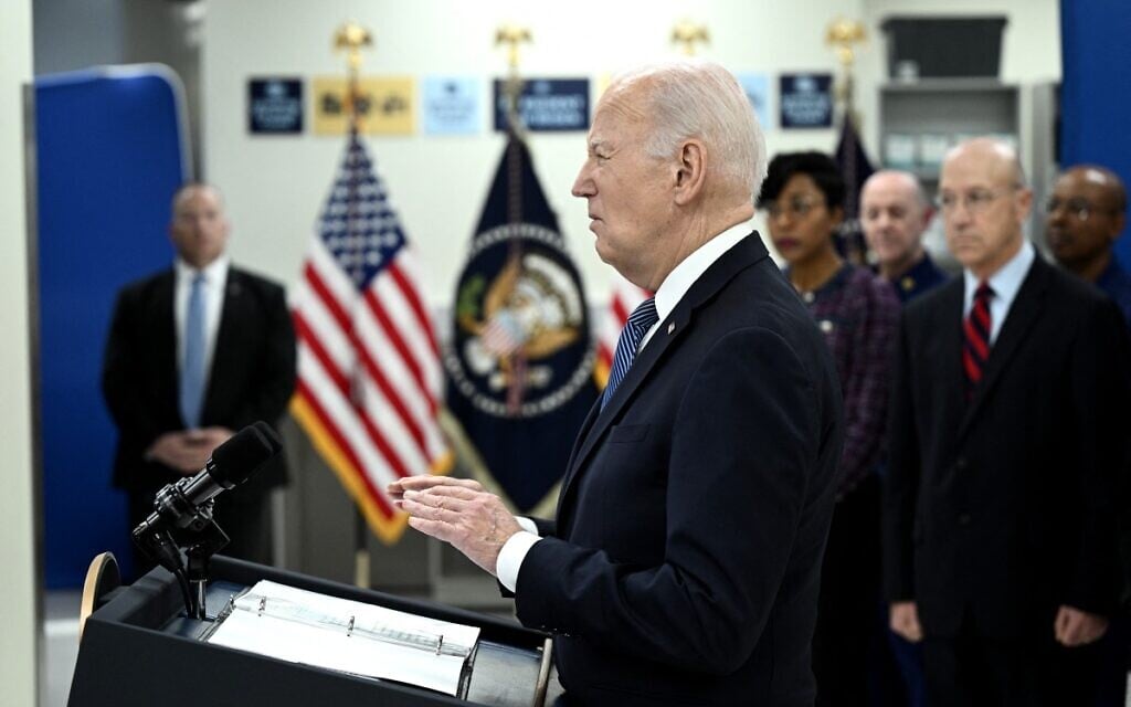 US President Joe Biden speaks about lowering prescription drug costs at the National Institutes of Health in Bethesda, Maryland, on December 14, 2023. (Brendan SMIALOWSKI / AFP)