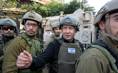 Prime Minister Benjamin Netanyahu visits troops in Gaza, December 25, 2023. (Avi Ohayon/GPO)