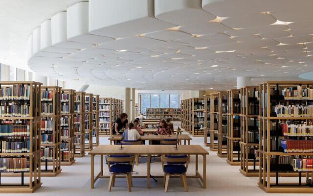 Interior view of the new National Library of Israel, 2023. (Iwan Baan)