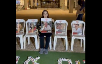 Raz Ben Ami, released from Hamas captivity on November 30, visits Tel Aviv's so-called Hostages Square to call for the release of her husband Ohad who is still held in Gaza, December 1, 2023. (Screenshot: Twitter, used in accordance with Clause 27a of the Copyright Law)