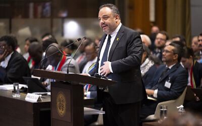 The Israeli Foreign Ministry's legal adviser Tal Becker speaking at The Hague, January 12, 2024 (ICJ)