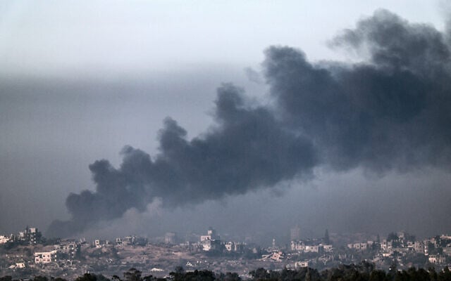 Smoke billowing over the Gaza Strip amid Israeli strikes on January 4, 2024. (JACK GUEZ / AFP) Smoke billowing over the Gaza Strip amid Israeli strikes on January 4, 2024. (JACK GUEZ / AFP)