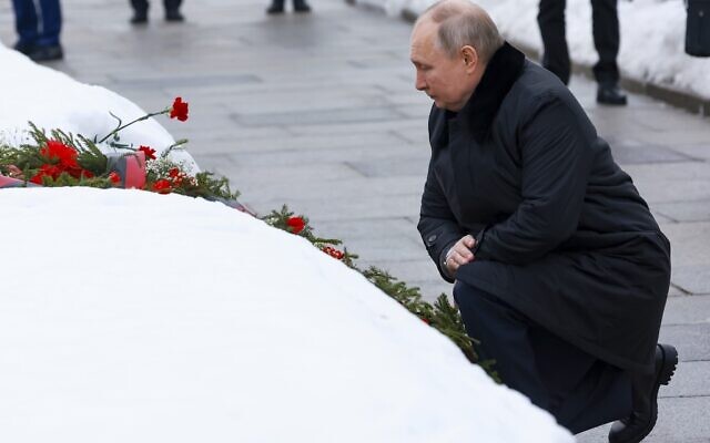Russian President Vladimir Putin attends a wreath laying commemoration ceremony at the Piskaryovskoye Cemetery where most of the Leningrad Siege victims were buried during World War II, in St.Petersburg, Russia, Saturday, Jan. 27, 2024. (Vyacheslav Prokofyev/Sputnik, Kremlin Pool Photo via AP) Russian President Vladimir Putin attends a wreath laying commemoration ceremony at the Piskaryovskoye Cemetery where most of the Leningrad Siege victims were buried during World War II, in St.Petersburg, Russia, Saturday, Jan. 27, 2024. (Vyacheslav Prokofyev/Sputnik, Kremlin Pool Photo via AP)