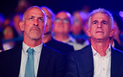 File - Ronen Bar, head of the Shin Bet security services, left, and Mossad chief David Barnea at the annual IDF Armored Corps memorial ceremony, marking the 50th anniversary of the Yom Kippur War, in Yad La-Shiryon, on September 27, 2023. (Jonathan Shaul/Flash90)