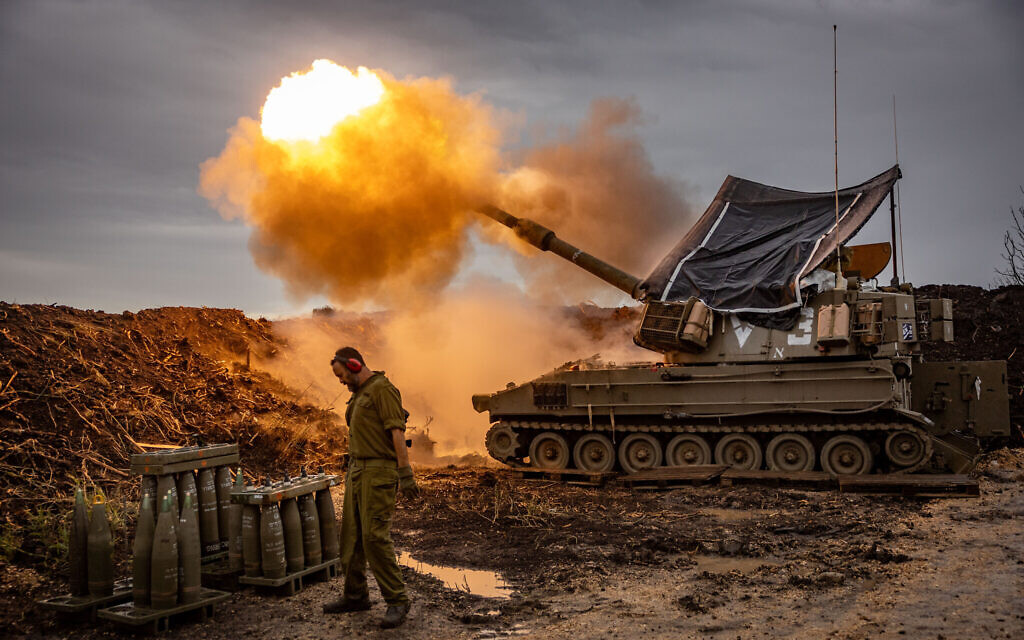 Israeli artillery unit firing shells toward Lebanon from northern Israel on January 15, 2024. (Yonatan Sindel/Flash90)