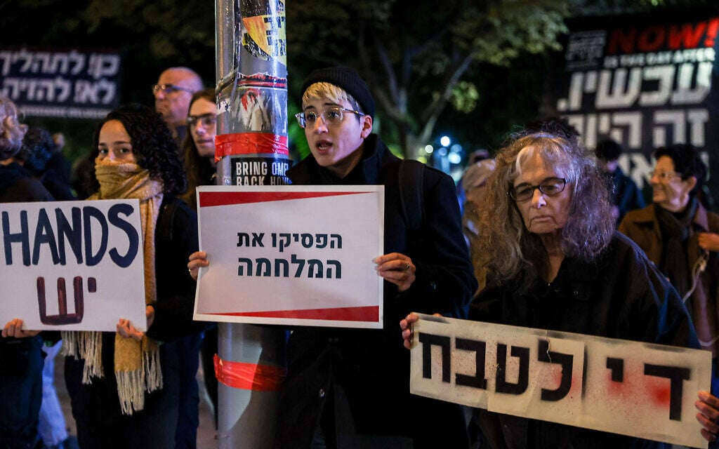 Left wing activists protest against the Israel-Hamas war, calling for ceasefire, in Tel Aviv, on January 27, 2024. (Itai Ron/Flash90) Left wing activists protest against the Israel-Hamas war, calling for ceasefire, in Tel Aviv, on January 27, 2024. (Itai Ron/Flash90)