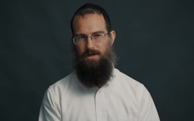 Sex offender Gershon Selinger, in an interview with Hasidic comedian Mendy Pellin, July 2023 (Screen capture: Mendy Pellin on X. Used in accordance with clause 27a of the Copyright Law)