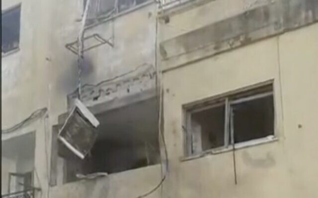 A building in Shtula stuck with an anti-tank missile from Lebanon on January 8, 2024. (Screen capture/Channel 12) A building in Shtula stuck with an anti-tank missile from Lebanon on January 8, 2024. (Screen capture/Channel 12)
