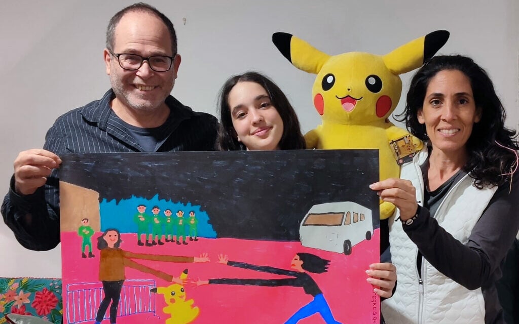 Engelmayer (left) with released hostage Gali Tarshansky and her mother, Reuma Aroussi (Courtesy Tamar Engelmayer)