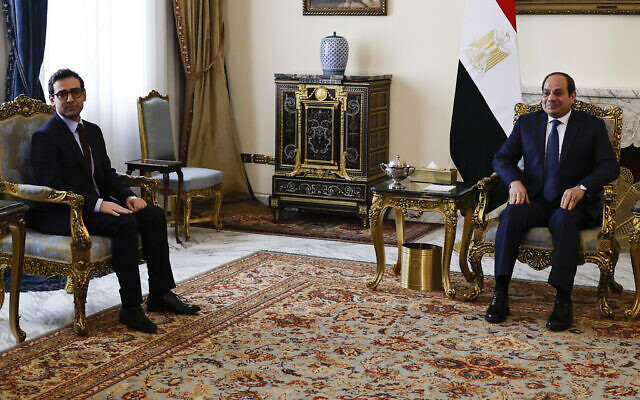 Egypt's President Abdel Fattah al-Sisi (R) meets with French Foreign Minister Stephane Sejourne in Cairo on February 4, 2024. (Khaled DESOUKI / AFP) Egypt's President Abdel Fattah al-Sisi (R) meets with French Foreign Minister Stephane Sejourne in Cairo on February 4, 2024. (Khaled DESOUKI / AFP)