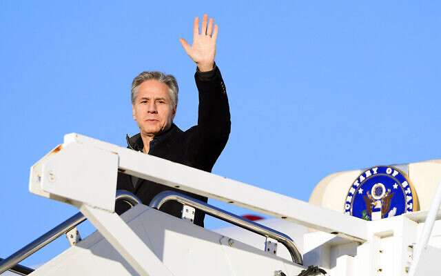 US Secretary of State Antony Blinken waves as he boards a plane at Joint Base Andrews, Maryland, on February 4, 2024, en route to Saudi Arabia. (Mark Schiefelbein / POOL / AFP) US Secretary of State Antony Blinken waves as he boards a plane at Joint Base Andrews, Maryland, on February 4, 2024, en route to Saudi Arabia. (Mark Schiefelbein / POOL / AFP)
