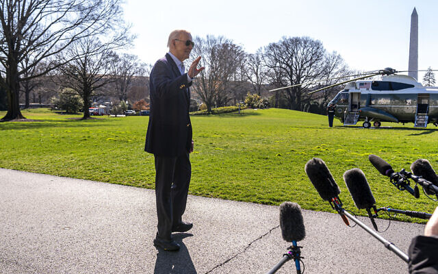 US President Joe Biden waves to members of the media before boarding Marine One on the South Lawn of the White House in Washington DC, Feb. 29, 2024. (Andrew Harnik/AP) US President Joe Biden waves to members of the media before boarding Marine One on the South Lawn of the White House in Washington DC, Feb. 29, 2024. (Andrew Harnik/AP)