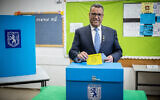 File - Jerusalem Mayor Moshe Lion casts his vote at a polling station in Jerusalem, during the municipal elections on February 27, 2024. (Yonatan Sindel/Flash90)
