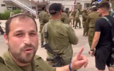 Rabbi Zecharia Deutsch, Jewish chaplain at the University of Leeds, in the fall of 2023, during his reserve duty during Israel's war against Hamas. (screen capture: X, used in accordance with clause 27a of the Copyright Law)