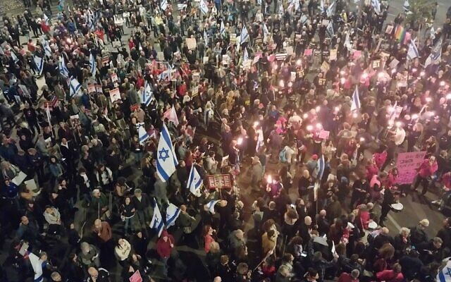 Protesters block the northern section of Begin Street in Tel Aviv as they demand Israel agree to a hostage deal, March 23, 2024. (Iddo Schejter) Protesters block the northern section of Begin Street in Tel Aviv as they demand Israel agree to a hostage deal, March 23, 2024. (Iddo Schejter)