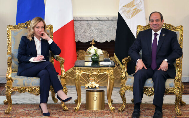 This handout picture released by the Egyptian Presidency on March 17, 2024 shows Egypt's President Abdel Fattah al-Sisi (R) meeting with Italy's Prime Minister Giorgia Meloni, as part of a larger EU delegation visit, in Cairo. - (Photo by Egyptian Presidency / AFP) This handout picture released by the Egyptian Presidency on March 17, 2024 shows Egypt's President Abdel Fattah al-Sisi (R) meeting with Italy's Prime Minister Giorgia Meloni, as part of a larger EU delegation visit, in Cairo. - (Photo by Egyptian Presidency / AFP)