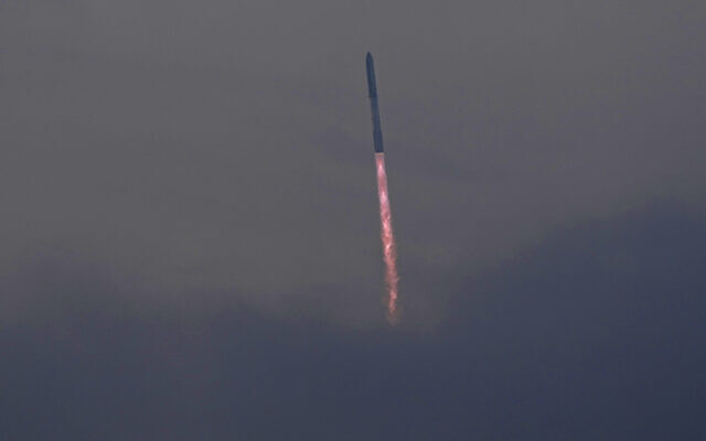 SpaceX's mega-rocket Starship cuts through clouds and haze on its third test flight from Starbase in Boca Chica, Texas, March 14, 2024. (Eric Gay/AP) SpaceX's mega-rocket Starship cuts through clouds and haze on its third test flight from Starbase in Boca Chica, Texas, March 14, 2024. (Eric Gay/AP)