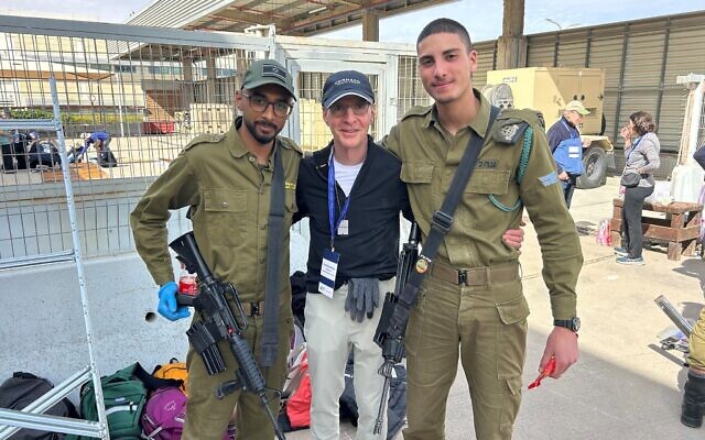 David Greenbaum with two IDF soldiers