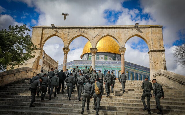 Border Police officers visit the Temple Mount compound in Jerusalem's Old City, March 7, 2024. (Photo by Jamal Awad/Flash90) Border Police officers visit the Temple Mount compound in Jerusalem's Old City, March 7, 2024. (Photo by Jamal Awad/Flash90)